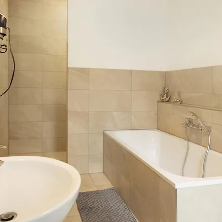 Apartment 100 M2 Ferienloft Naehe Karls